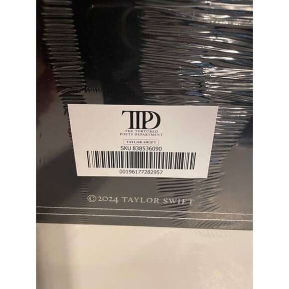 SEALED Taylor Swift - The Tortured Poets Department Vinyl Display Case, Box Set - Picture 3 of 4